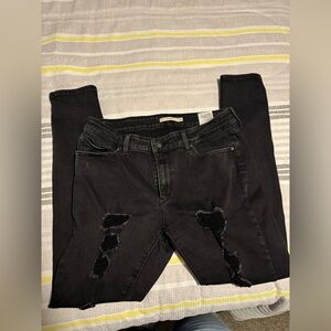 NWOT Levi’s 711 Skinny Women’s Black 32 Jeans